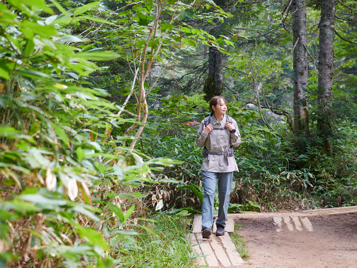 縫い目を減らした、景色に馴染むシンプルデザイン