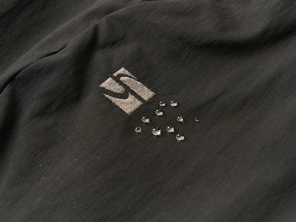 天候変化に対応する「耐久撥水加工」