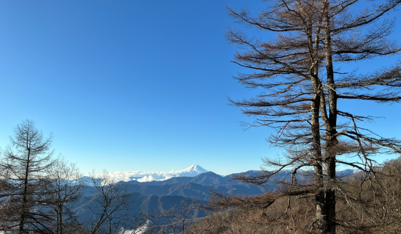 三条の湯と七ツ石小屋の紹介スライド