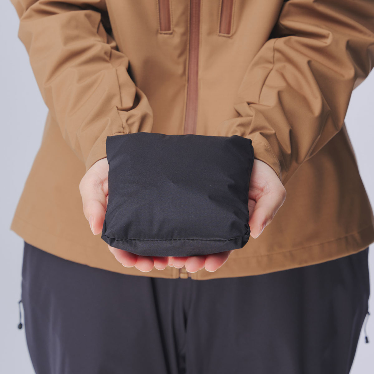 コンパクトに収納したポリゴンブランケットBIG